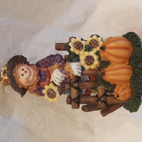 COPY - Harvest Scarecrow Figurine - Picture 4 of 4
